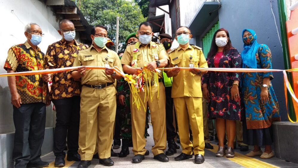 Wabup Irwan Resmikan Jembatan Pantekosta