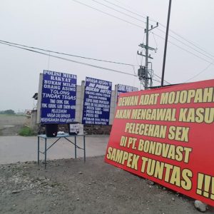 Oknum WVA PT. BIS Belum di Tangkap, Dewan Adat Mojopahit Demo Depan Pabrik