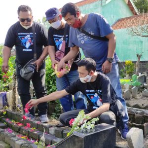 Selain Baksos HPN PWI Mojokerto, Beri Penghargaan Forkopimda