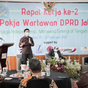 Didepan Wartawan Pokja DPRD Jatim, Wagub Emil: UMKM Perlu Lakukan Adaptasi Usaha