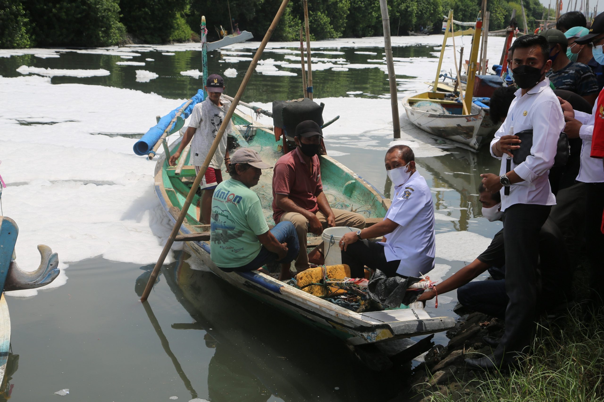 Tinjau Sungai Tambak Wedi, Armuji Minta Warga Tidak Buang Limbah Sembarangan