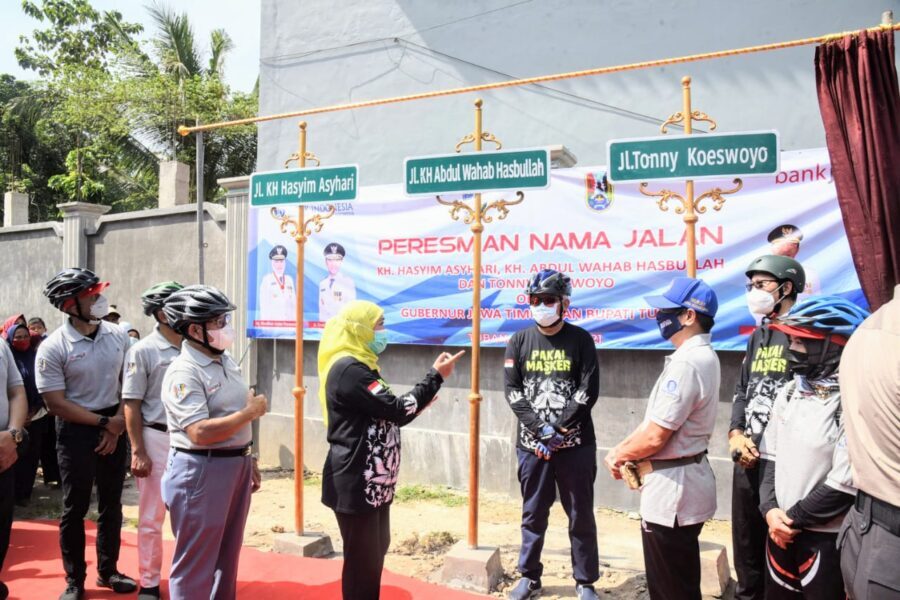 Gubernur Resmikan Nama Jalan di Lingkar Tuban