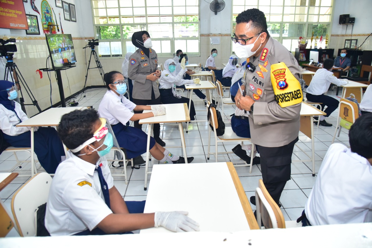 Kapolrestabes Surabaya Pemateri Utama Simulasi Sekolah Tatap Muka