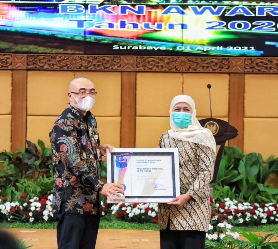 Pemprov Jatim  Terima Penghargaan BKN Award 2020 Untuk Dua Kategori