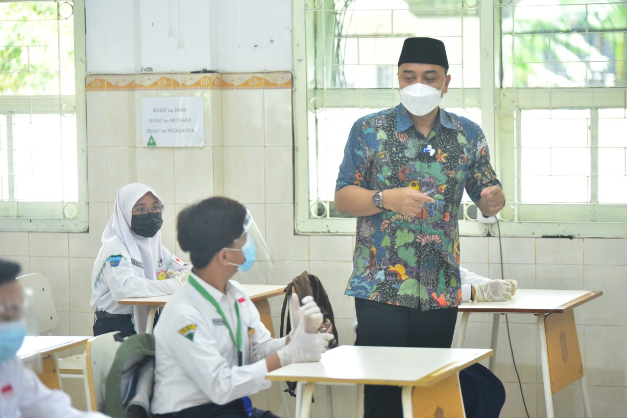 Surabaya Siapkan Sekolah Tatap Muka