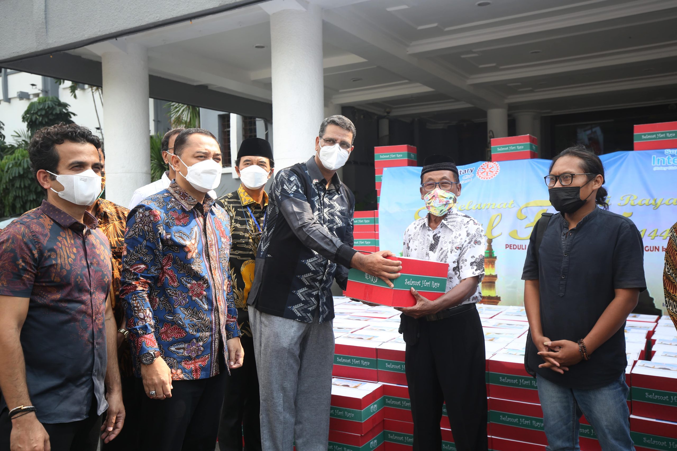 Bantuan 700 Paket Sembako untuk Seniman Surabaya Terdampak Covid-19