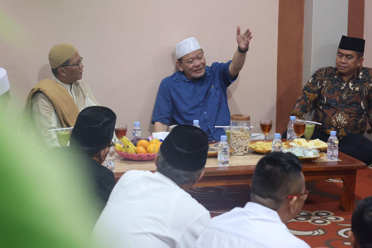 Kunjungi Ponpes Bantargedang Tasikmalaya, LaNyalla Didoakan Jadi Presiden