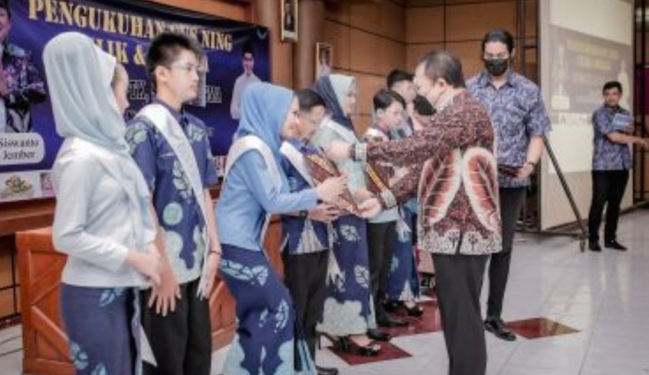 Bupati Jember Kukuhkan Gus Ning Cilik dan Remaja