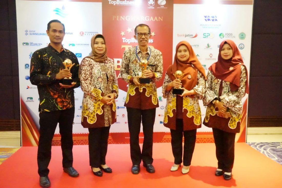 PT BPR Syariah Magetan Raih Penghargaan TOP CEO BUMD 2022