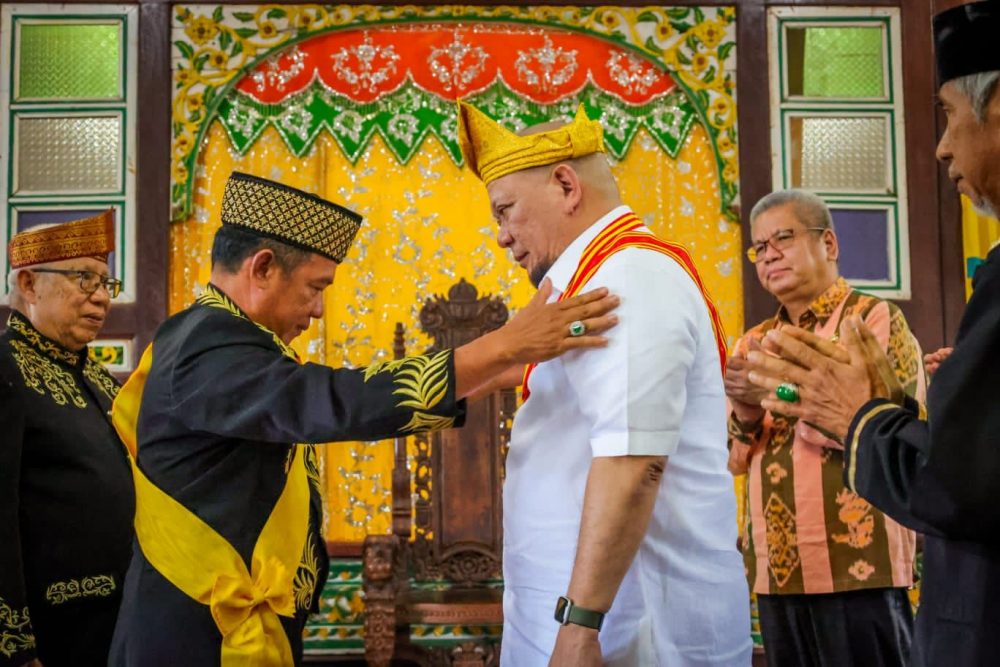 Dianggap Peduli Rakyat, Keraton Pakunegara Tayan Beri Gelar LaNyalla Wira Setya Negara