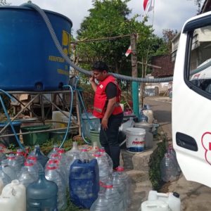 Ratusan Warga Jember Kesulitan Air Bersih