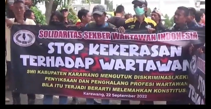 Unjuk Rasa Tuntut Aparat Usut Penculikan & Penganiayaan Wartawan