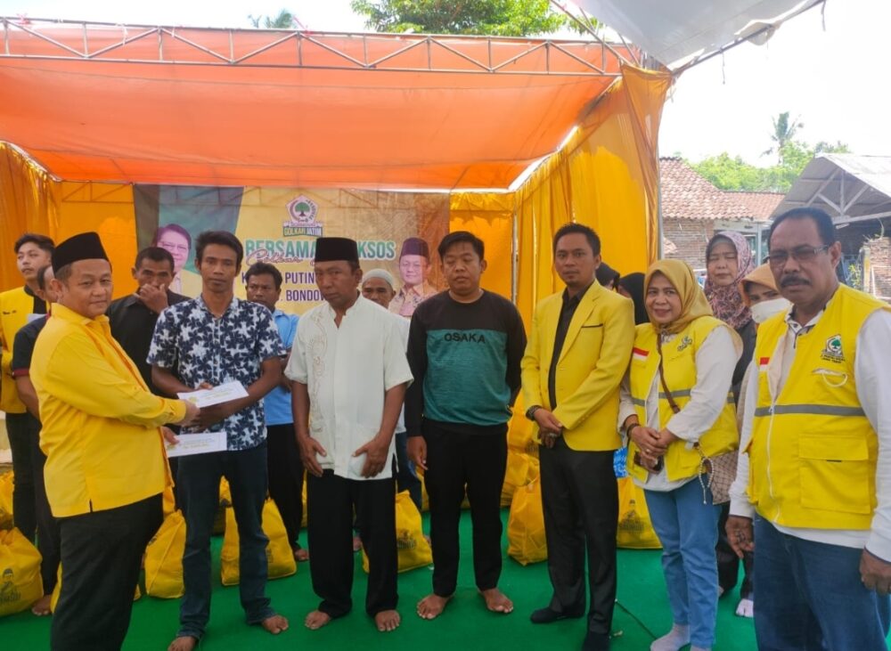 Golkar Jatim Serahkan Bantuan Korban Puting Beliung Bondowoso