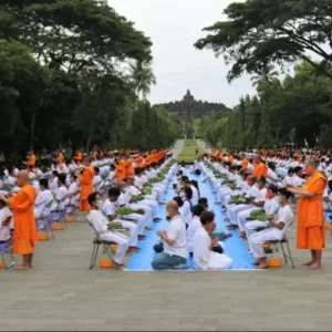 Ratusan Calon Bhikku Berbagai Negara Ikuti Pabbaja Samanera di Candi Borobudur