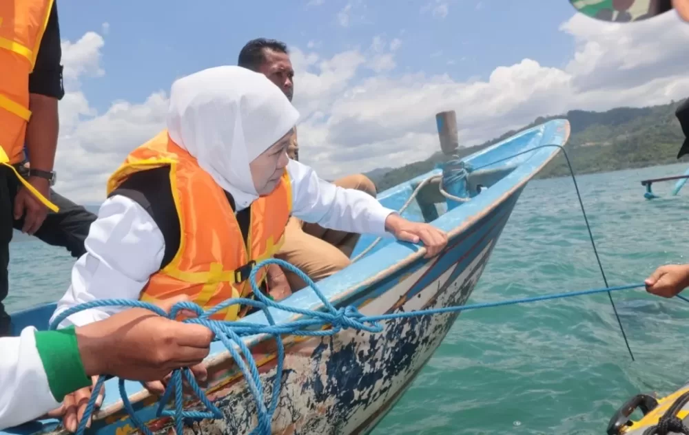 Tanam Terumbu Karang Di Trenggalek