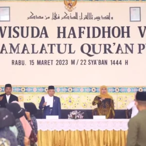 Wisuda Hafidzoh V Ponpes Hamalatul Qur’an, Gubernur Khofifah Puji Hafalan Alquran Metode Habituasi