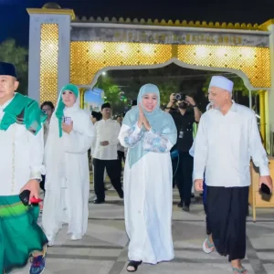 Khofifah Kagumi Keindahan Arsitektur Masjid Jami Jember