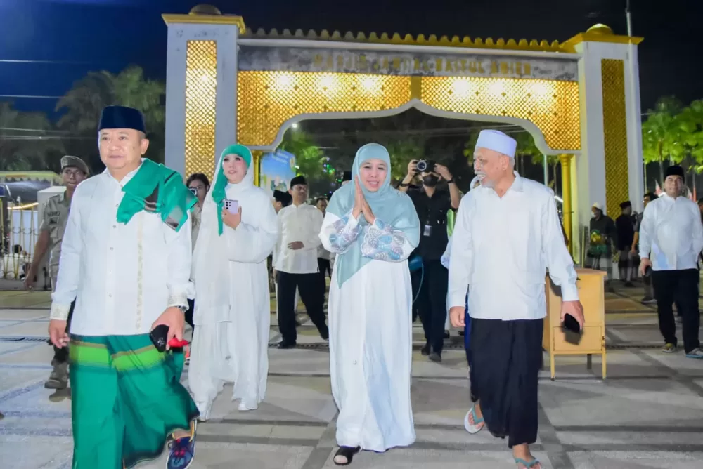 Khofifah Kagumi Keindahan Arsitektur Masjid Jami Jember