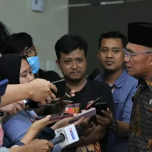 Menko Muhadjir Minta Petugas Haji Proaktif Datangi Jamaah