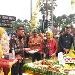 Wujudkan Wisata  Kuliner di Jatim Pemkot Mojokerto  Gelar Pesta Rakyat di Alun-Alun