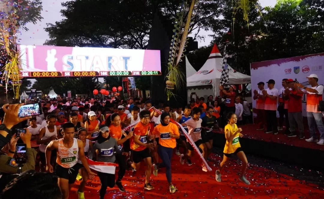 Promosikan Potensi Wisata Kabupaten Kediri, Ribuan Pelari Ikuti Kediri Half Marathon