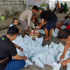 Kantor Pegadaian Deputy Area Bisnis Jember Sembelih Satu Ekor Sapi Dan Tiga Ekor Kambing