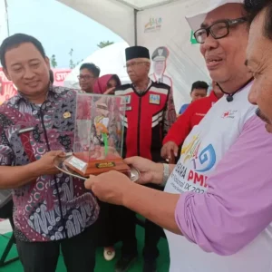 Kedatangan Kadis PP & PA Lampung Selatan di Tenda PMR Jatim Disambut Meriah