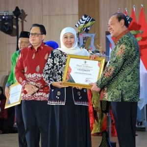 Gubernur Khofifah Ajak ASN Non ASN Bangun Soliditas dan Solidaritas