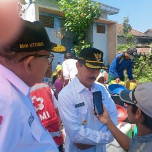 PMI Jatim Kirimkan Mobil Tangki Air Bantu Daerah Atasi Kekeringan