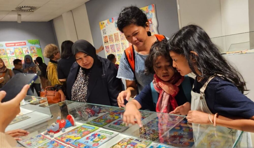 Menelusur masa kecil antar generasi di pameran “Growing Up with Bobo”