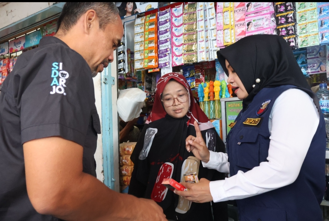 Gandeng Bea Cukai Bupati Ikfina Rasia Agen Rokok di Pasar