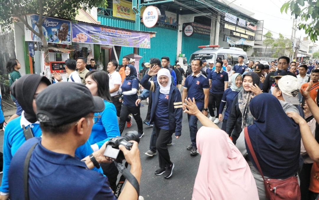 Gubernur Berangkatkan Puluhan Ribu Peserta Gerak Jalan Mojokerto-Surabaya