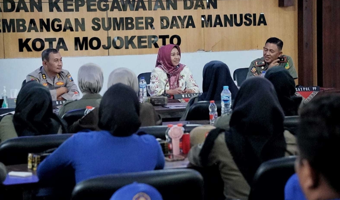 Kuatkan Trantibum Kota Mojokerto, Wali Kota Lakukan Peningkatan Kapasitas SDM Satpol PP