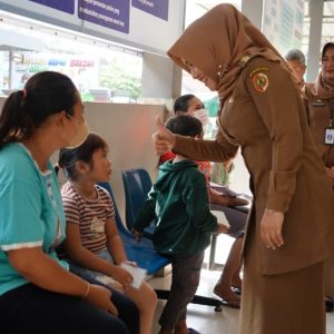 Pastikan Beri Servis Memuaskan, Bupati Ikfina Cek Layanan Puskesmas