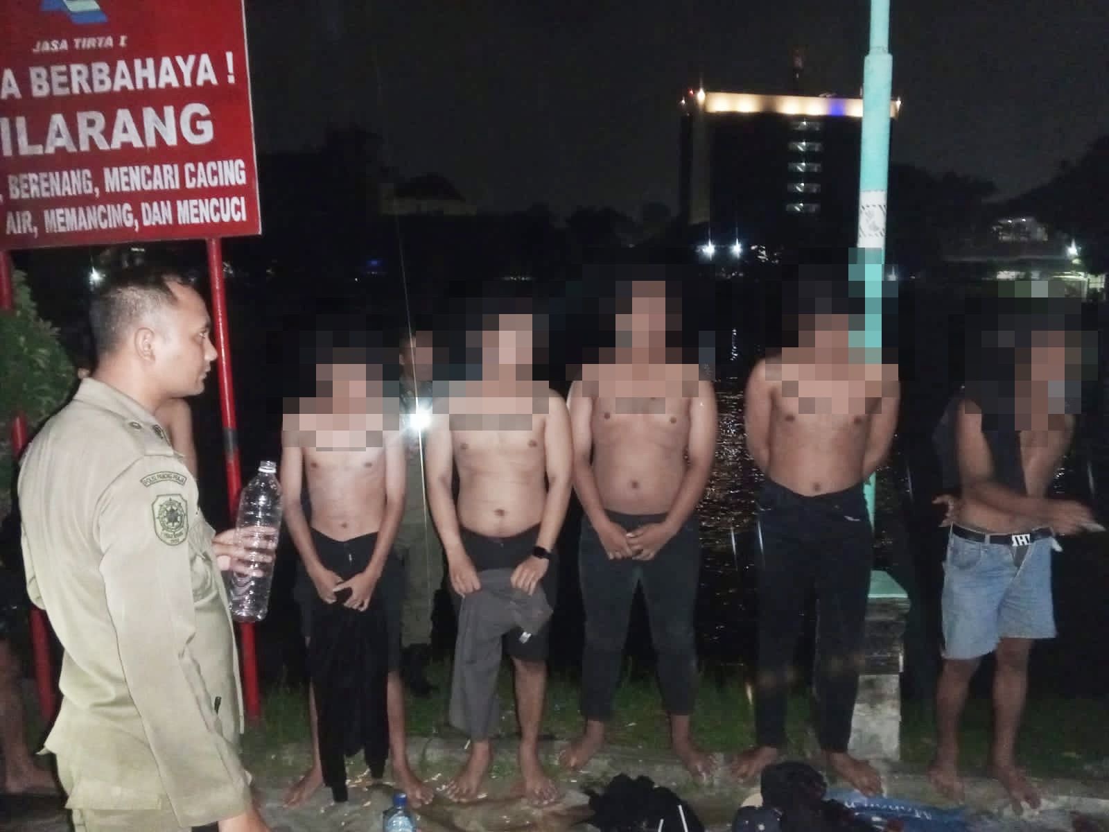 Pesta Miras di Taman Jagir Wonokromo, 12 Remaja Diangkut Satpol PP