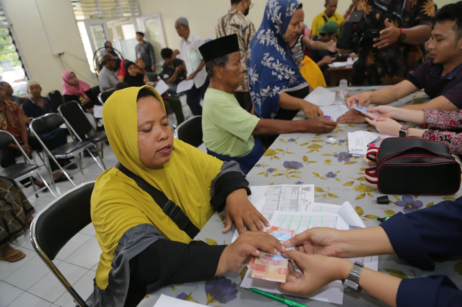 Penyaluran BLT Permakanan Surabaya Periode Januari 2024 Capai 100 Persen