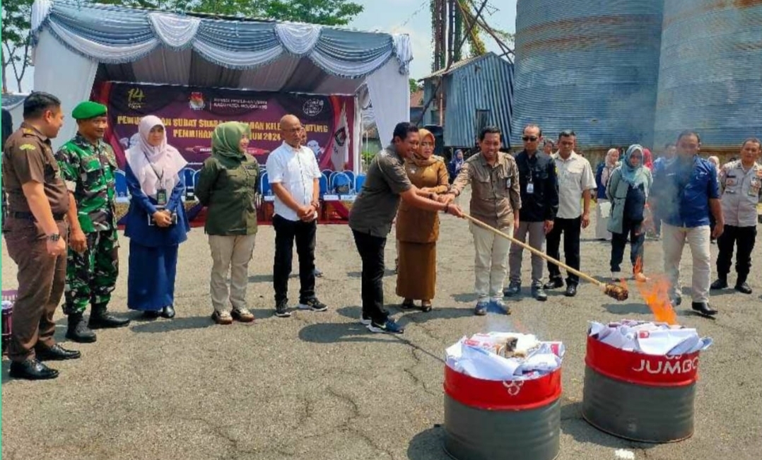 Ribuan Surat Suara Rusak Dimusnahkan KPU Kabupaten Mojokerto