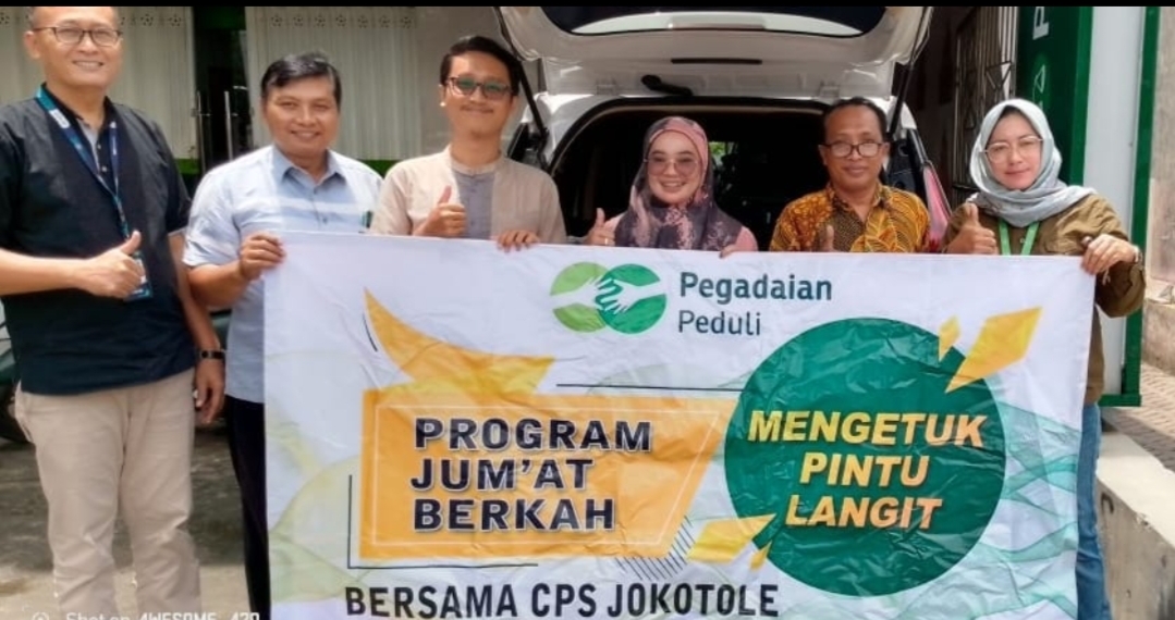 Melalui Program Jum’at Berkah Pegadaian Kanwil XII, Bagikan Ribuan Makanan Siap Saji Kepada Masyarakat