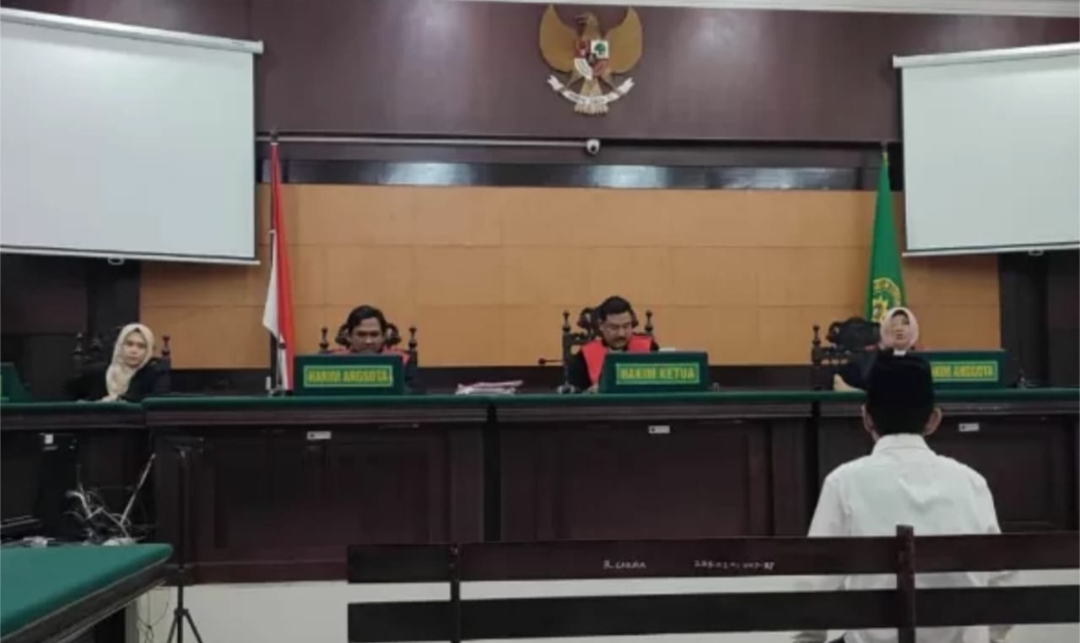 Tipu Korban Masuk CPNS, Petugas Imigrasi Gadungan Asal Mojokerto Dituntut 3 Tahun