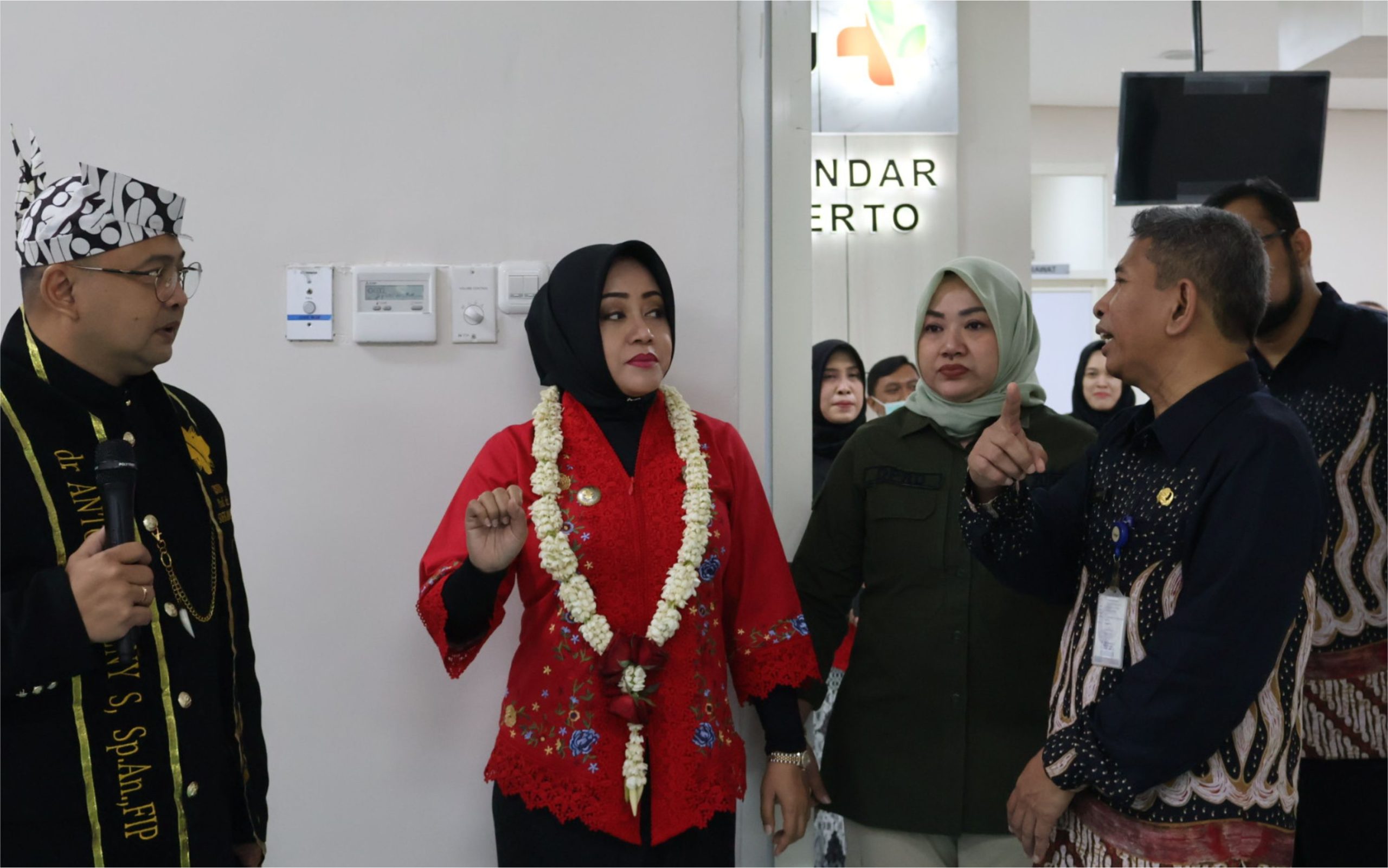 Bupati Ikfina Resmikan Gedung IGD dan Poliklinik Terpadu RSUD dr. Soekandar