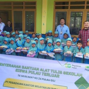 PT Pegadaian Kanwil XII Surabaya Peduli Pendidikan Anak Pulau