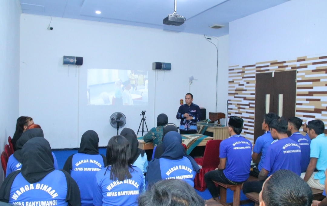 Lapas Banyuwangi Bersama SKB Pokjar Giri Bekali Warga Binaan Ketrampilan Barbershop