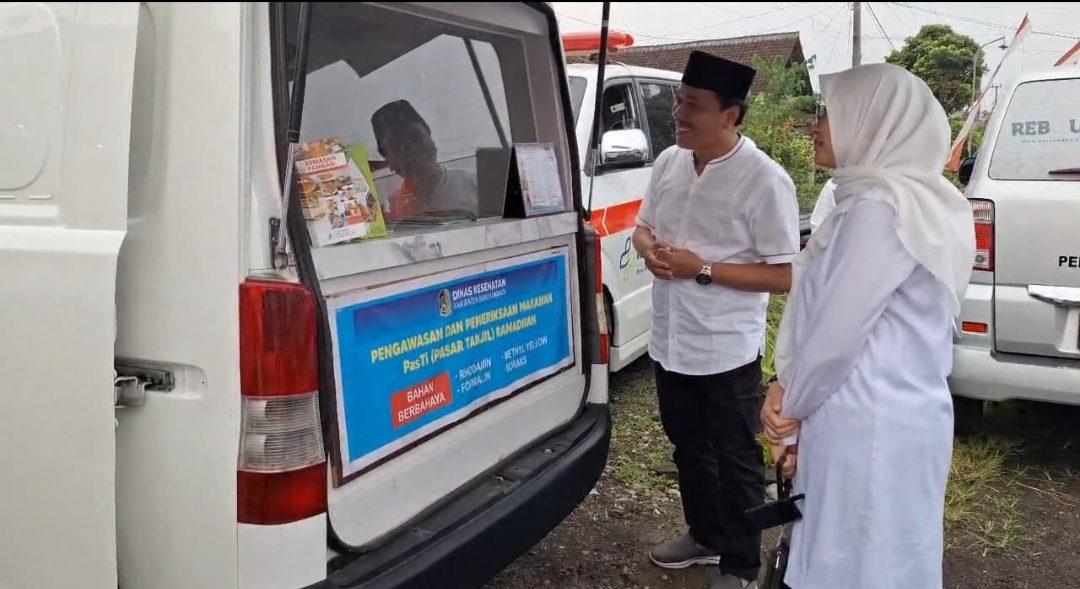 Kadinkes Banyuwangi Pastikan Makanan di Pasar Takjil Layak Dikonsumsi