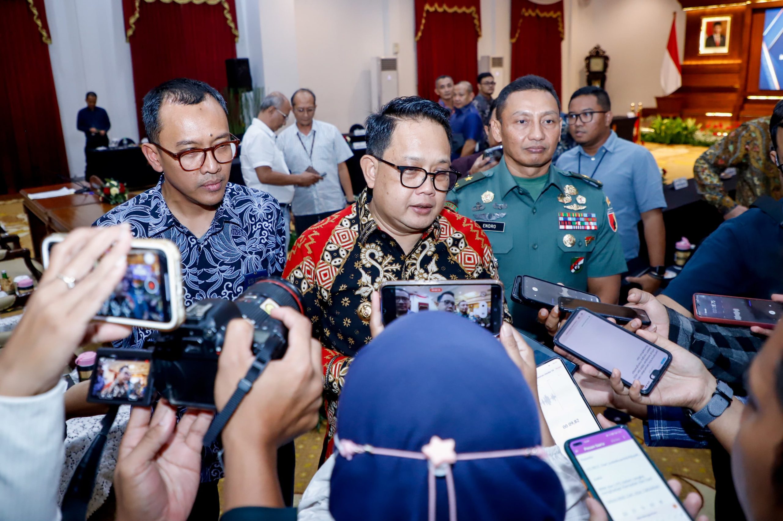 Rakor dengan Pertamina Hadapi Ramadhan 1445 H, Adhy Karyono : Distribusi BBM  dan LPJ di Jatim Mencukupi