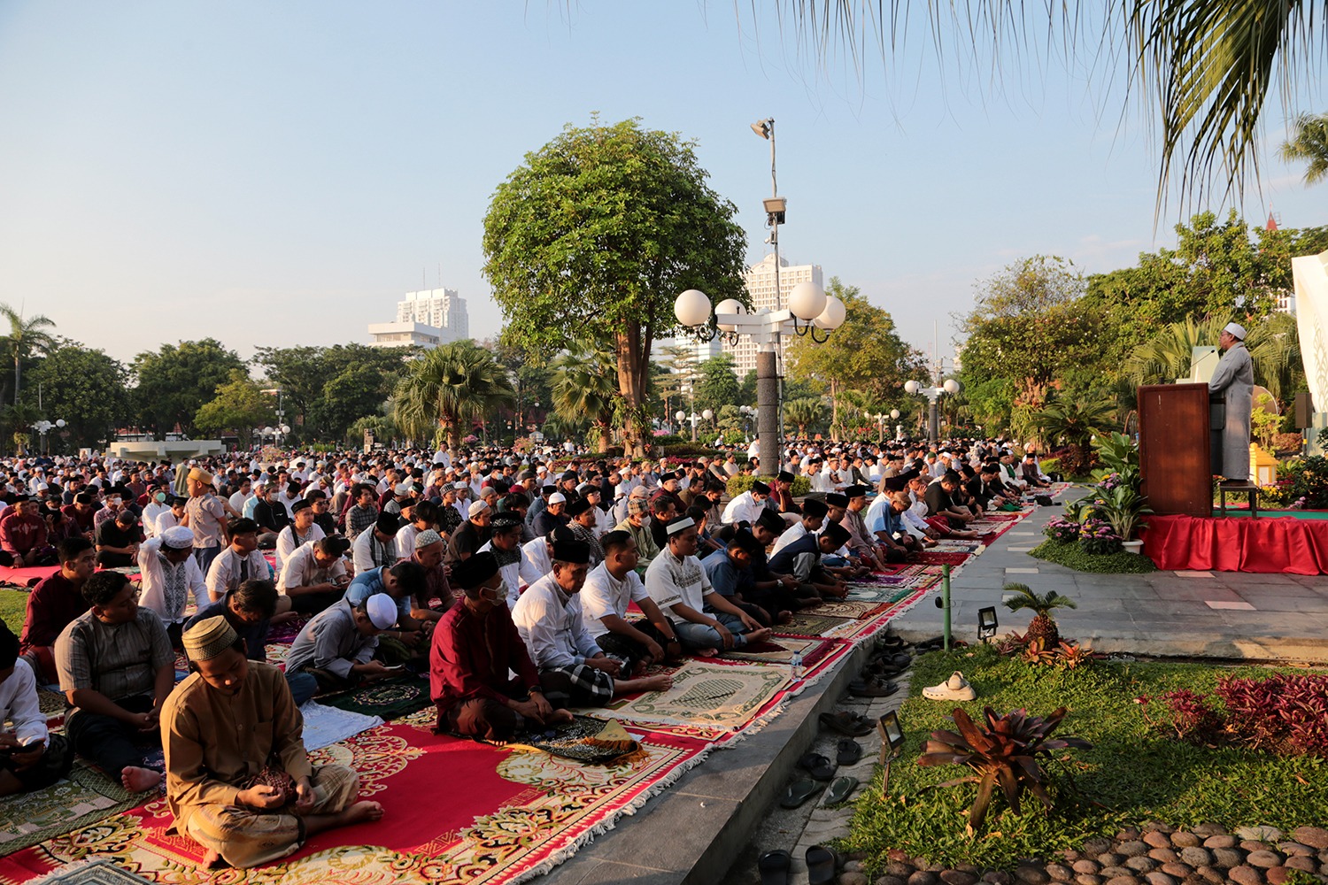 Usai Shalat Id di Taman Surya Wali Kota Eri Langsung Open House di Rumah Dinas