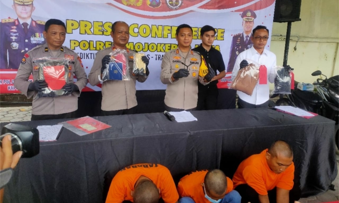 Polres Mojokerto Kota Ringkus 3 Pelaku Curanmor 10 Motor Metic di Amankan