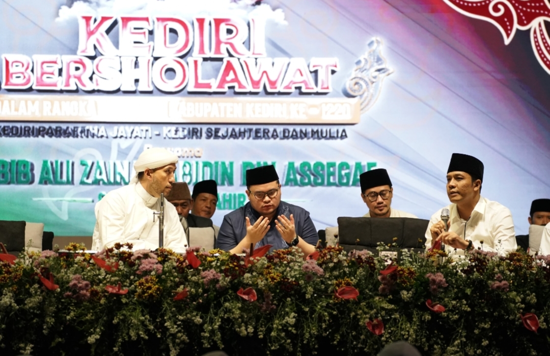 Kediri Bersholawat Sambut Hari Jadi Pemkab Ke-1220 bersama Habib Bidin