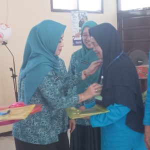 Sekolah Orang Tua Hebat dan Sekolah Lansia Tangguh di Mojokerto