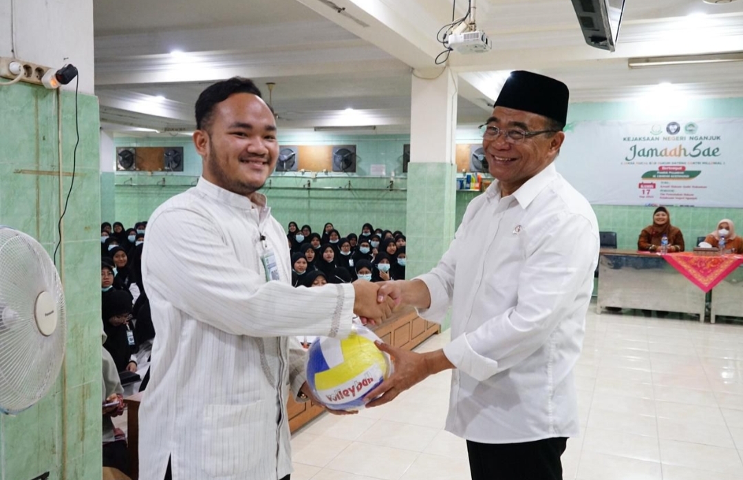 Menko PMK Dorong Santri Pandai Ilmu Agama dan Mampu Pecahkan Masalah Masyarakat