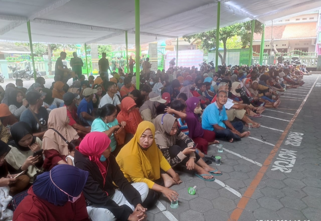 Idul Kurban Sembelih 41 Sapi 25 Kambing, Ribuan Warga Serbu Masjid Siti Suci Nur Rohmah Perumahan Magersari Permai